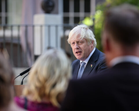 Parliamentary Committee Strongly Criticizes Boris Johnson in Partygate Scandal